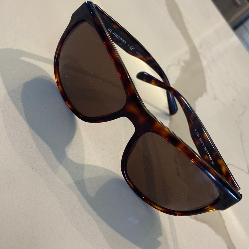 🌞BURBERRY sunglasses